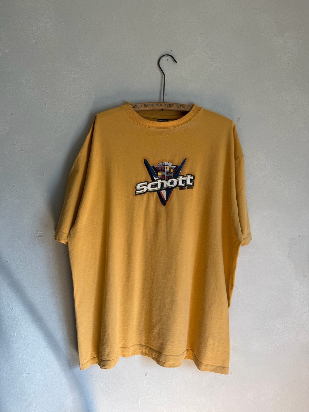 Vintage 90s Y2K skate Schott tee